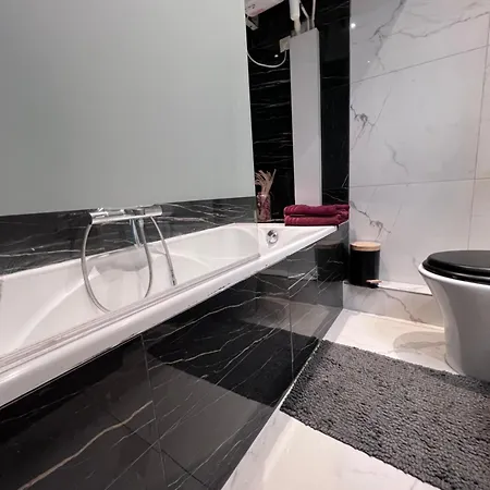 Rosewood Rooftop Eiffel Paris Porte De Versailles