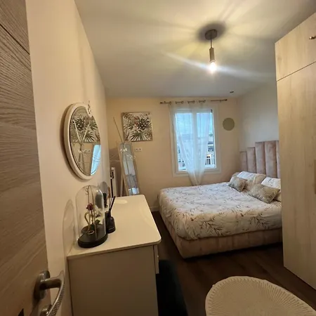 Rosewood Rooftop Eiffel Paris Porte De Versailles 4*